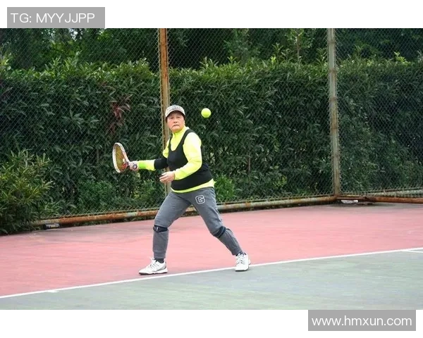 武汉网球队与上海网球队赛后复盘分析双方面对面配合的精彩瞬间与战术调整